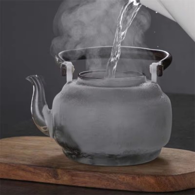 Bambu Saplı Çaydanlık 1100 ml. Bambu Saplı Çaydanlık 1100 ml.