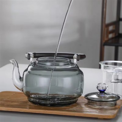 Bambu Saplı Çaydanlık 1100 ml. Bambu Saplı Çaydanlık 1100 ml.