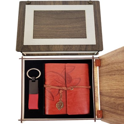 Özel Ahşap Kutulu Kiremit Rengi Deri Defter ve Anahtarlık Set Özel Ahşap Kutulu Kiremit Rengi Deri Defter ve Anahtarlık Set
