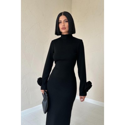 Siyah Kolları Güllü Triko Elbise Siyah Kolları Güllü Triko Elbise