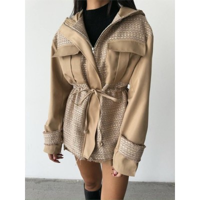 CHANEL -TRENCH GARNİLİ KAPİŞONLU BELDEN BÜZGÜLÜ MONT - Bej CHANEL -TRENCH GARNİLİ KAPİŞONLU BELDEN BÜZGÜLÜ MONT - Bej
