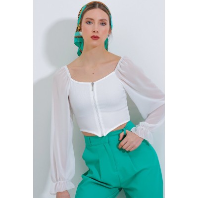 Beyaz Şifon Önü Fermuarlı Bluz 0496 Beyaz Şifon Önü Fermuarlı Bluz 0496