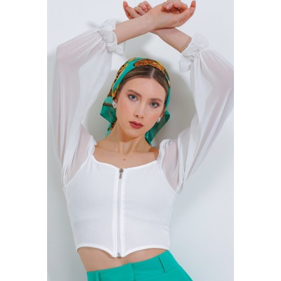 Beyaz Şifon Önü Fermuarlı Bluz 0496 Beyaz Şifon Önü Fermuarlı Bluz 0496