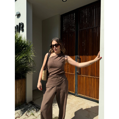 Keten Asimetrik Tek Omuzlu Bluz Pantalon Takım- Kahverengi Keten Asimetrik Tek Omuzlu Bluz Pantalon Takım- Kahverengi