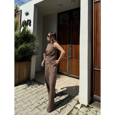 Keten Asimetrik Tek Omuzlu Bluz Pantalon Takım- Kahverengi Keten Asimetrik Tek Omuzlu Bluz Pantalon Takım- Kahverengi